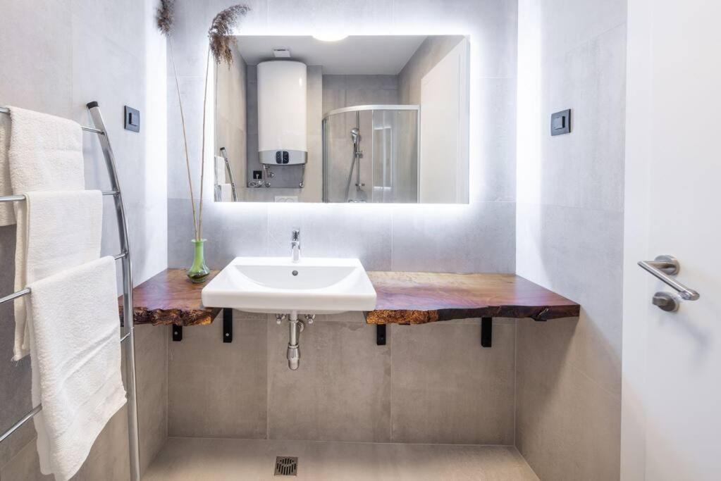 Apartamento Walking Distance Old Town 120M2,Garden,View,Garage Dubrovnik Exterior foto